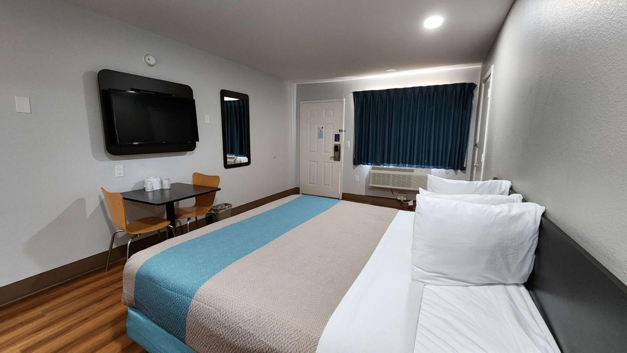 Motel 6-Webster, Tx - Houston - Nasa Lake Bagian luar foto